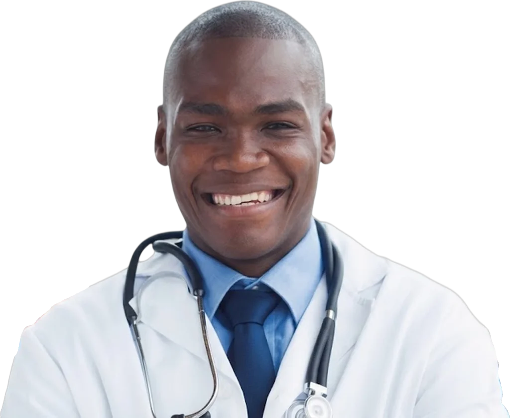 Médico sonriente con bata blanca y estetoscopio
