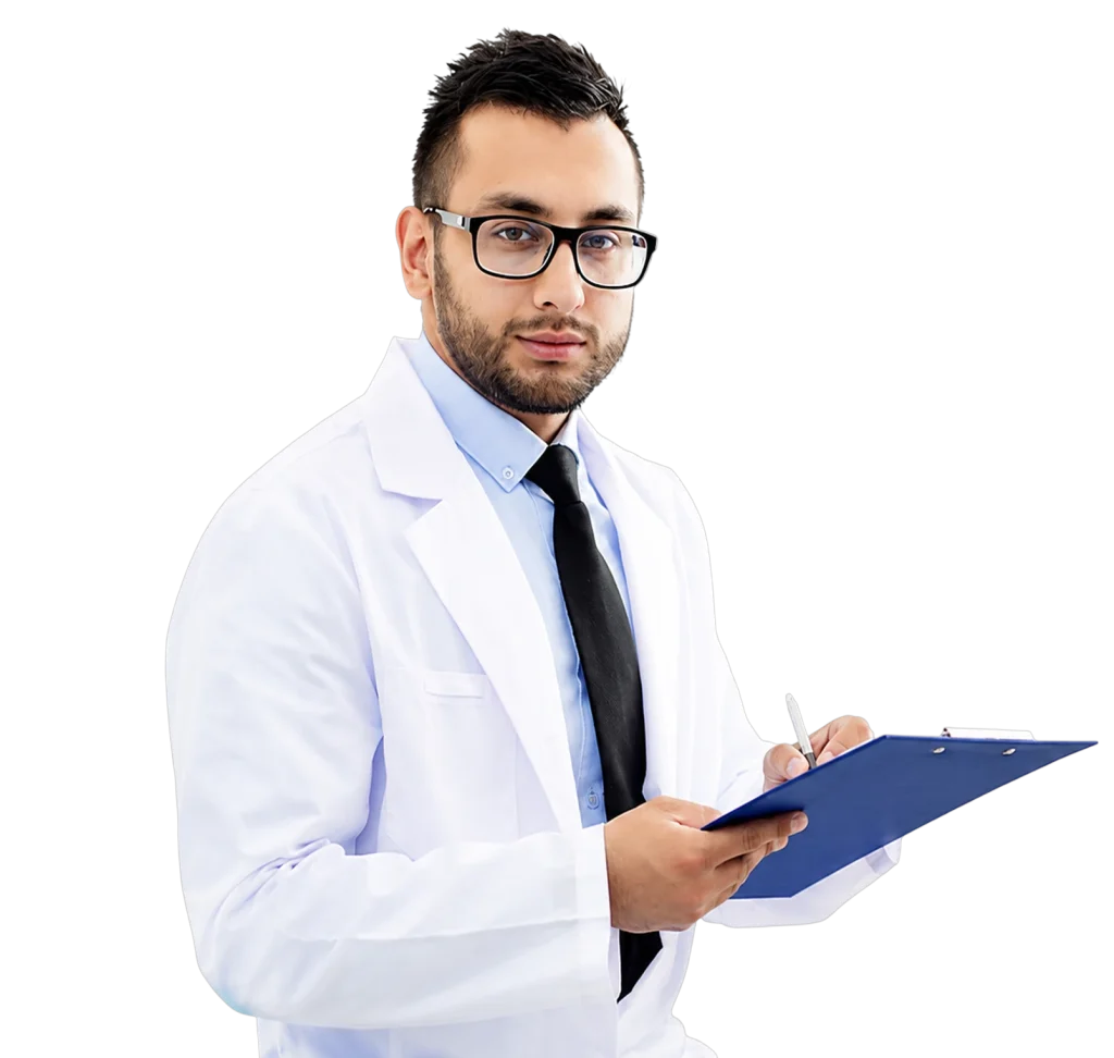 Médico con bata blanca, corbata y portapapeles azul